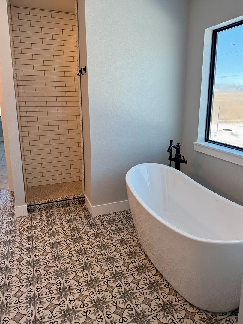 tub with bold tile print